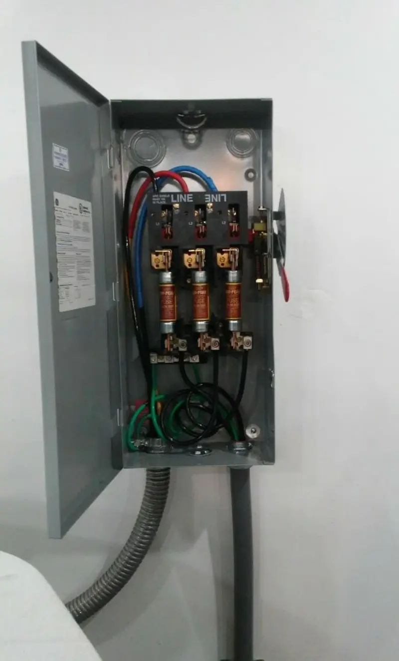 Three-phase disconnect switch installed for Smoke Detector Installation in Brown Station